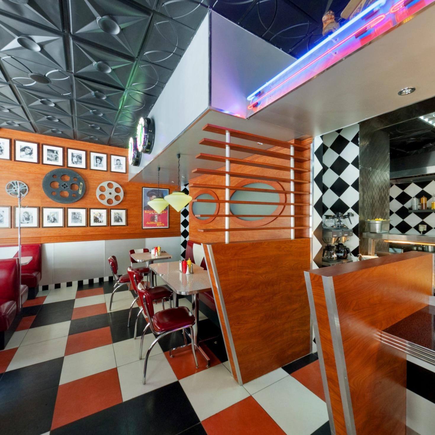 Ресторан Beverly Hills Diner - Фото 1