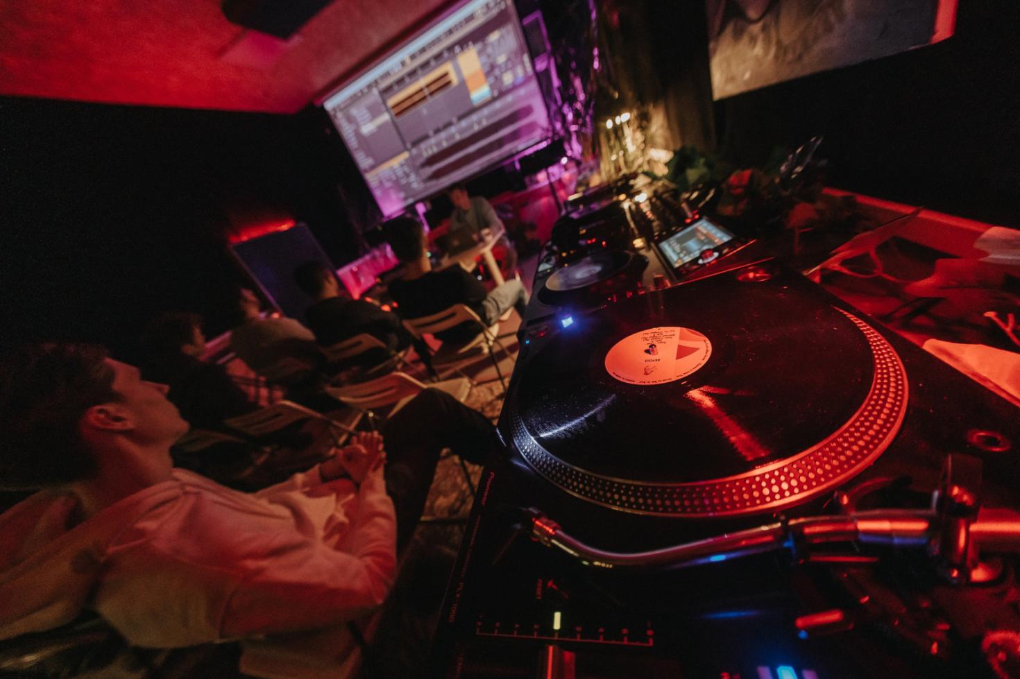 Мастер-класс по диджеингу Tramplin. Pro - Фото 2